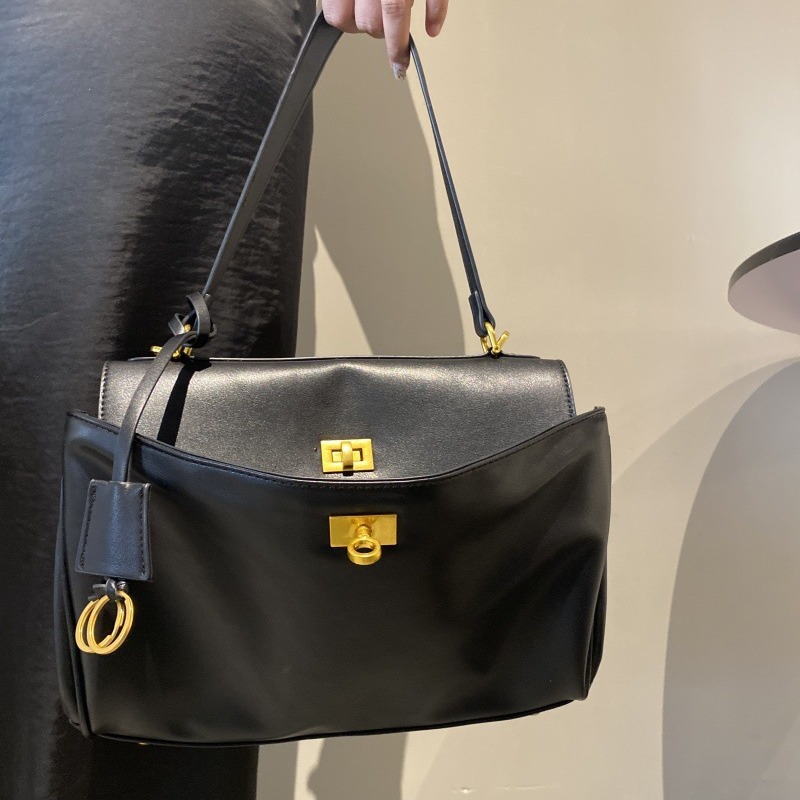 Luxury Bags Tote - Tas Tote Kulit Sapi Wanita, Kapasitas