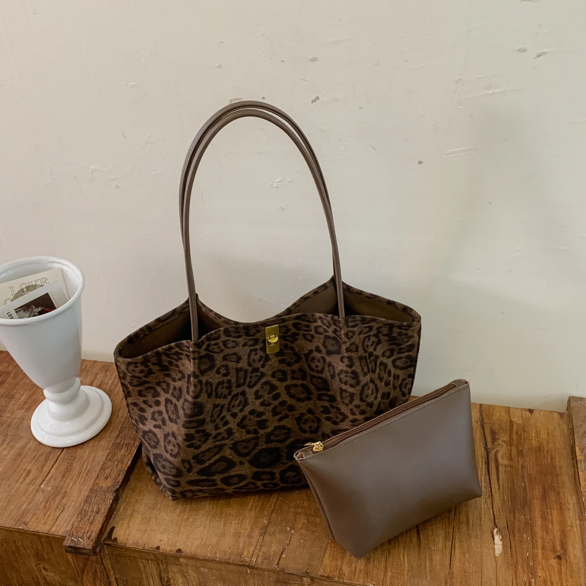 Luxury Bags Tote - Tas Tote Berbahan Suede dengan Motif