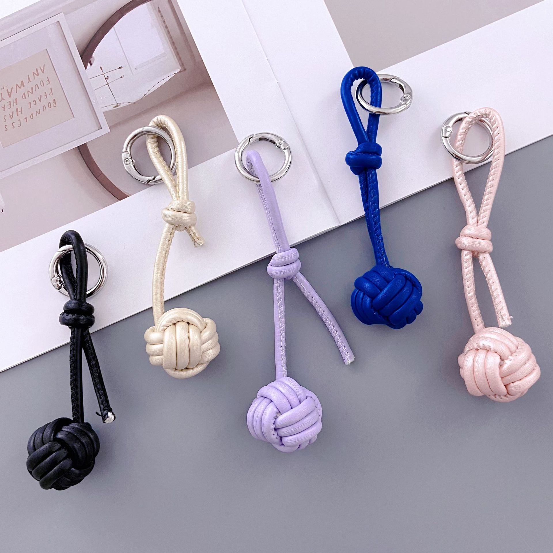 Gantungan Tas Gaya Jepang Hara - Luxury Japanese Bags Brands ulasan dan harga